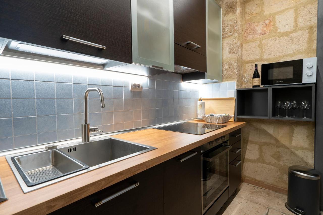 Stazione & Politecnico Stylish Apt With Netflix Bari Eksteriør bilde